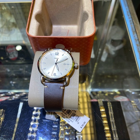 Watch - Picture 3 of 3